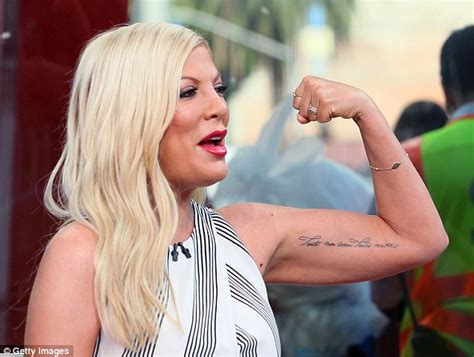 Tori Spelling Flexes Her Biceps During Tv Appearance To Show Off Tattoo