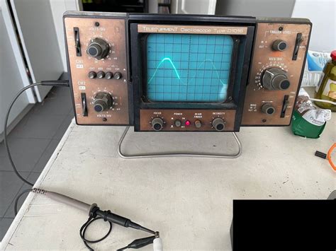 Wollte meinen beitrag editieren, aber ging leider nicht mehr.deshalb antworte ich mir jetzt mal selber und lade mein oszi.vi hoch!!! Oszilloskop Telequipment D1016 | Kaufen auf Ricardo