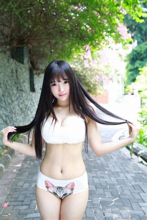 Photo Snap Model Boobs Tits Boobies Breasts Asian