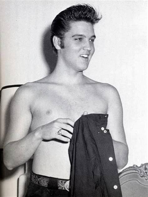 1956 8 18 Elvis A été Photographié à Lhôtel Knickerbocker Où Il