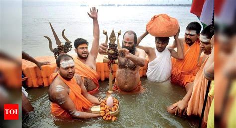 27 Lakh Devotees Brave Intense Cold To Take Holy Dip On Paush Purnima Allahabad News Times