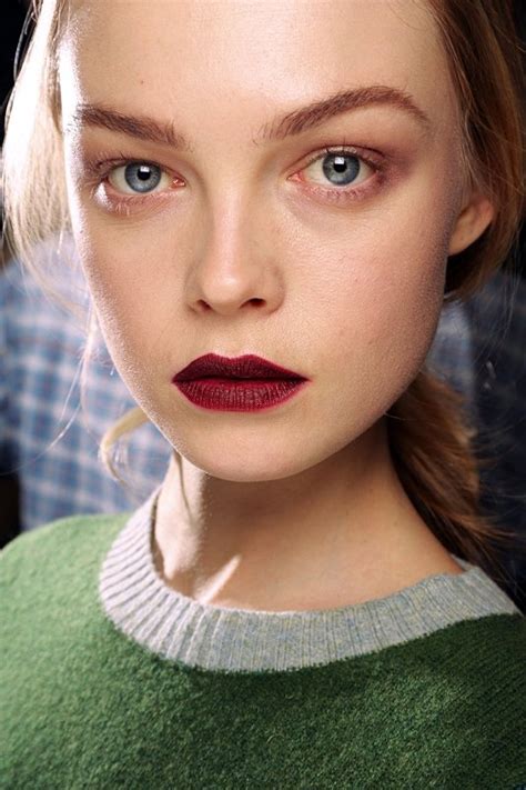 Cool Runway Makeup Looks for Fall 2012|