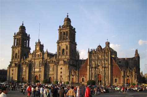 Mexico city (the capital city of mexico). La Catedral Metropolitana de México celebra su ...