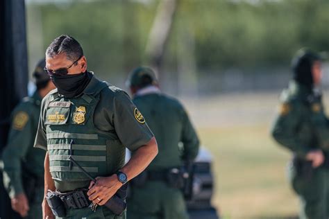 border patrol vaccination rates increase but 20 percent of agency s workforce has not gotten