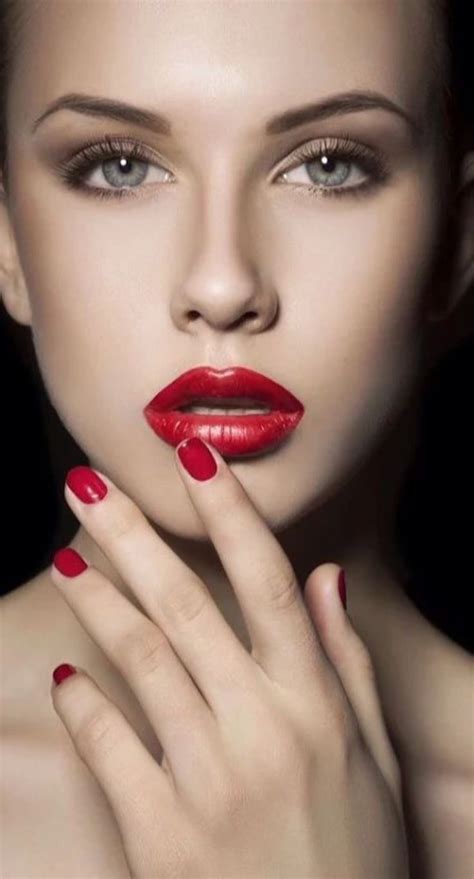 pin by gemart on ♥️ ӇЄƦ beautiful face ƸӜƷ ⊱╮ red lipstick makeup blonde beautiful lips