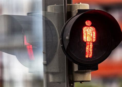 Pedestrians Traffic Signals A Complete How To For Pedestrian Lights