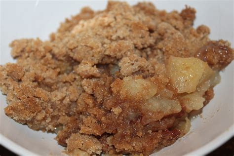 This easy apple crisp recipe is a perfect fall dessert, when apples are in season. Grandma's Quick and Easy Apple Crisp Recipe - Only 5 ...