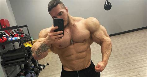 Nick Walker Shows Insane Physique And Tapered Waist At 295 Pounds