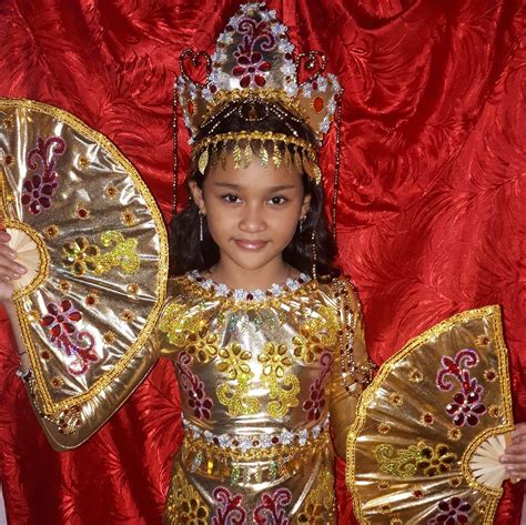 Ezohr United Nation Recycled Costume Buwan Ng Wika And Creative