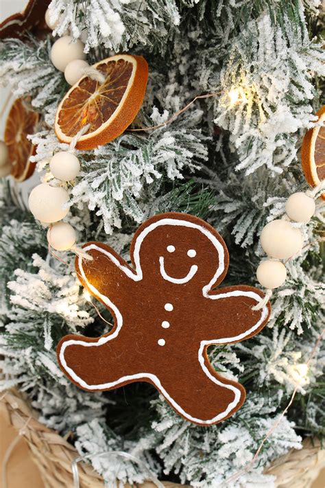 Diy Felt Gingerbread Man Garland Clean And Scentsible