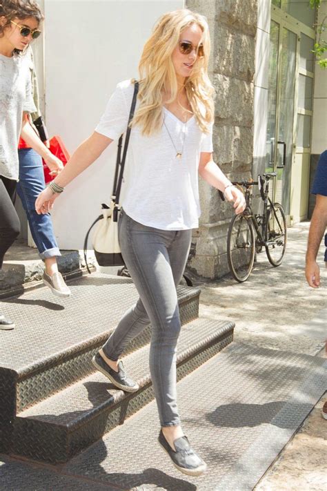 Jennifer Lawrence Casual Street Style To Inspire Your Outfit