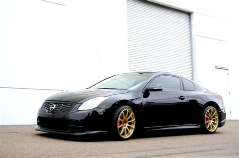 Fuel efficient 32 mpg hwy/23 mpg city! Nissan Altima Coupe 2012 on MotoImg.com