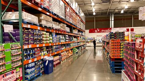 The Sneaky Reason Costco Doesn T Have Aisle Signs