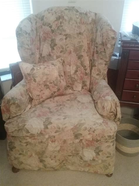 A wingback recliner is a wingback chair that also reclines. Slipcover Treatments for Wingback Chairs - From Farmhouse ...