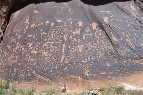 Newspaper Rock Petroglyphs Utah Newspaper Rock State Hi Flickr