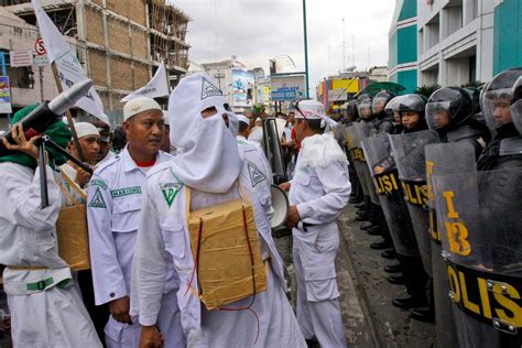Indonesia Bans Militant Group Islamic Defenders Front The Seattle Times