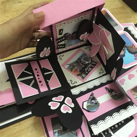 A small gift box inside it, you can put a ring, watch, necklace or other goods in it as a surprise.the perfect gift for engagement, wedding, anniversary, birthday, valentine's day or just because of love. Special Red Exploding/Explosion Box Photo Album-Unique ...