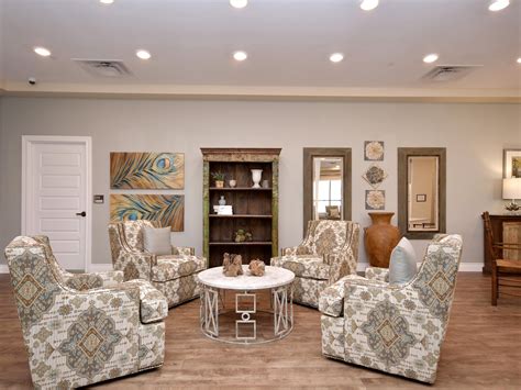 We offer a variety of programs contoured to our senior residents