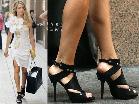 carrie bradshaw shoes movie 1 carrie looks in sex and the city 2 carrie bradshaw shoes