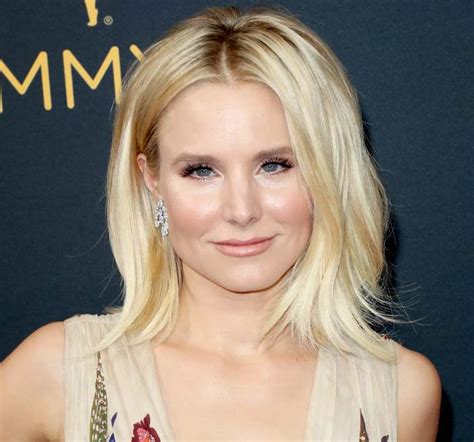 Emmys 2016 Red Carpet Kristen Bell Reveals Signature Scent Us Weekly