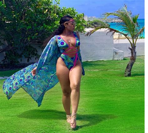 Tooot Tooot Ashanti Shows Off Her Unclad Cakes On The Gram And Folks Lose It