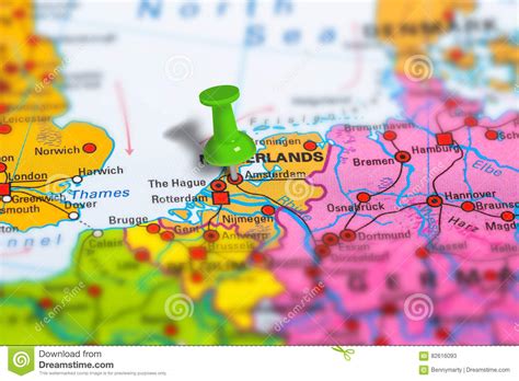 Amsterdam is the capital and most populous city of the netherlands with a population of 872,680 within the city proper, 1,558,755 in the urban area and 2,480,394 in the metropolitan area. Karte Amsterdams Die Niederlande Stockbild - Bild von ...