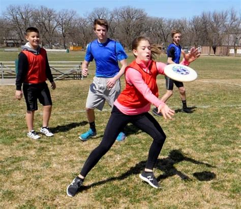 How To Play Ultimate Frisbee Video Gopher Pe Blog