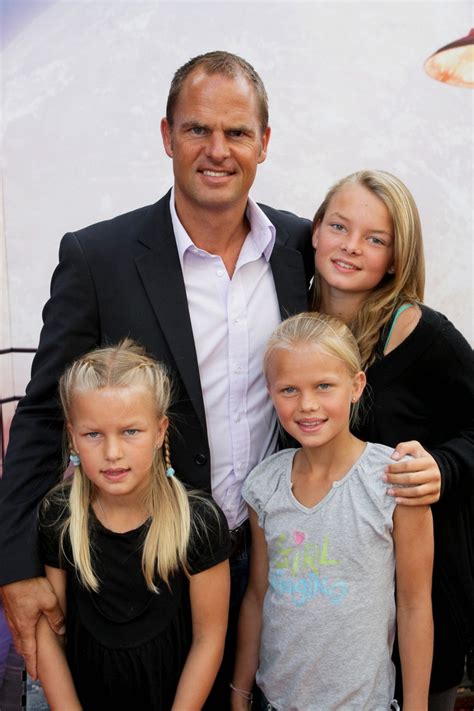 Frank de boer doet er alles aan om fit te blijven. Ook dochter Frank de Boer in de Arena | Nederlands voetbal ...