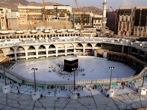 Coronavirus Threat Saudi Arabia Reopens Makkah Madina Holy Sites