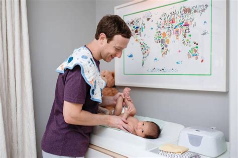 Caras Mark Zuckerberg Rendido à Filha Recém Nascida