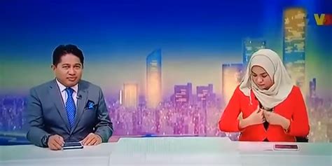 Pengacara tv3 terkena air panas semasa siaran live? ( VIDEO ) : Aksi Tidak Sengaja Pembaca Berita TV3 Ini ...