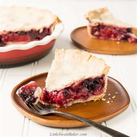 The perfect pie crust recipe requires only 5 ingredients and yields enough for both bottom and top crust. Mary Berry Pie Crust Recipe / mary berry shortcrust pastry ...
