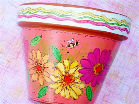 14 Wonderfully Artistic Hand Painted Flower Pots Garden