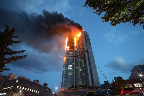 Huge Fire Breaks Out At High Rise Apartment Building In Ulsan South
