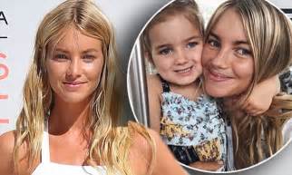 Elyse Taylor Reveals How She Juggles Career And Motherhood Daily Mail