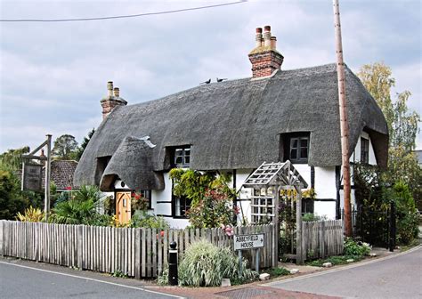 The Thatched Cottage In Romsey Hampshire Jim Linwood Flickr