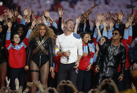 Super Bowl 50 Halftime Show Set List Photos And Video For Coldplay