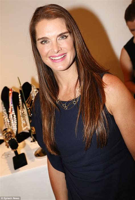Brooke Shields Dashes To The Hair Salon With Soaking Wet Hair And