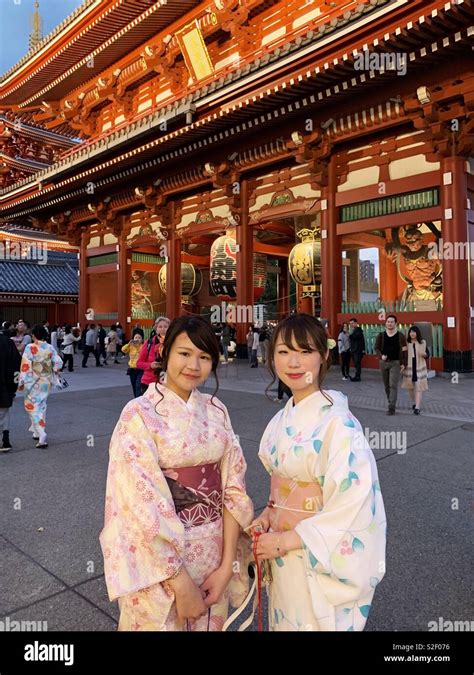 Japanese Women In Kimonos Outside Temple Asakusa Tokyo Japan Stock Photo Alamy