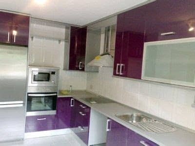 Lujo tapizadas tienen un diseño muy moderno. Muebles de cocina baratos