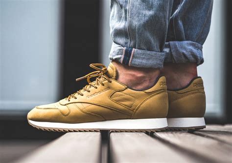 Reebok is simply one of the world's most iconic sports brands. Reebok Classic CL Leather Ripple WP 'Golden Wheat'