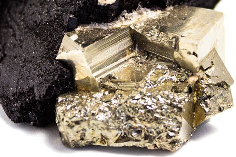 A Potential Goldmine Fools Gold Contains A Newly Discovered Type Of