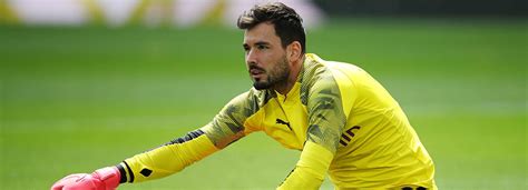 Browse 7,128 roman bürki stock photos and images available, or start a new search to explore more stock photos and images. Zorc & Terzic verteidigen Roman Bürki vehement | 4-4-2.com