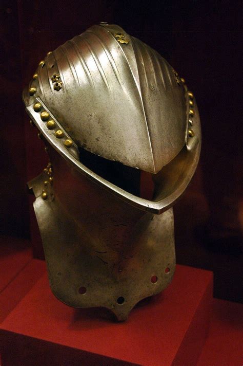 Retrospective Les Plus Etranges Casques Et Armures Qui Ont Marque Lhistoire2 Medieval Helmets