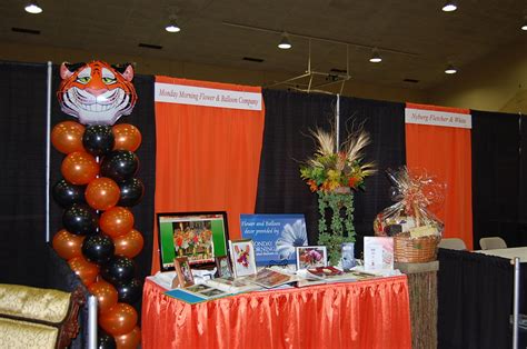 The spaces page shows the products in offices, restaurants, hotels, and bars. Balloons for Trade Shows and Fairs