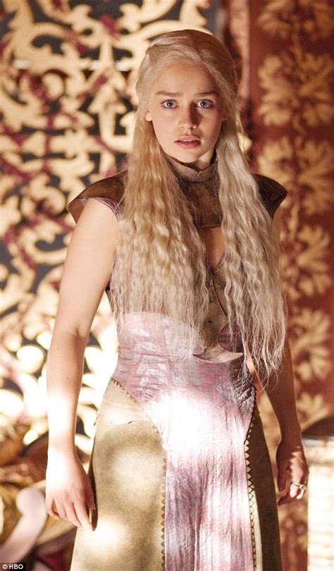 Emilia Clarke Recalls Vomit Inducing Game Of Thrones Scene Daily Mail