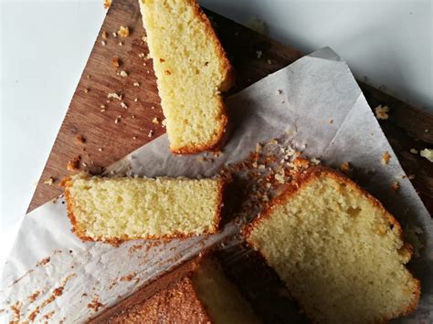 A good friend of mine made one for a birthday celebration last year, and i remember asking for the recipe, but alas, i never. Easy and Simple Semolina Cake - Baking with Rona