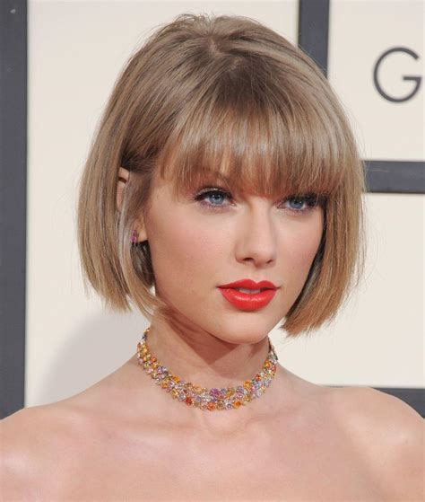 You Wont Believe Taylor Swifts Eye Makeup Trick