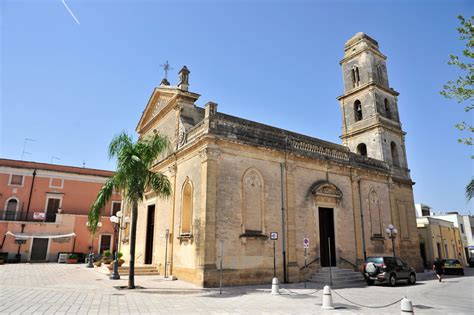 La più antica chiesa parrocchiale di poggio mirteto è la chiesa di s. Chiesa Madre Santa Maria Assunta