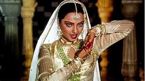 As Rekha Turns 65 Heres A Look At 7 Of Her Iconic Films People News Zee News